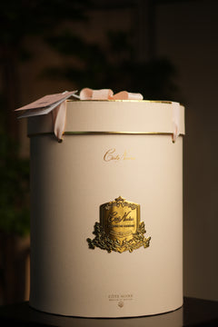 Grand rose bouquet - Blush (Pink Box With Gold Badge)