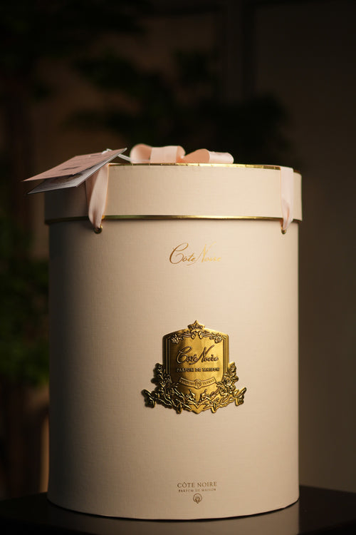 Grand rose bouquet - Blush (Pink Box With Gold Badge)