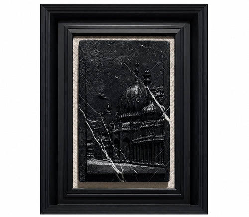 Noir Monument Heritage Frame