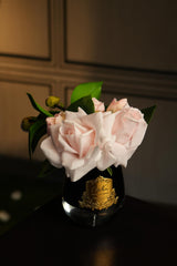 Tea Rose Bouquet In Black Glass - French Pink