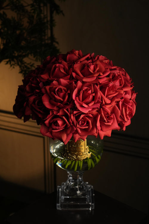 Versailles Rose Bouquet - Red With Gold Badge